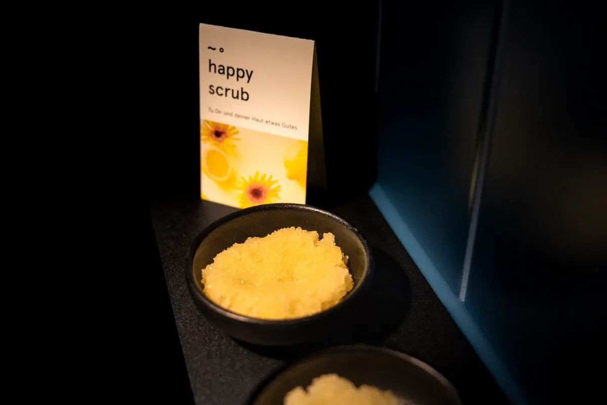 happy_03_1x.webp
